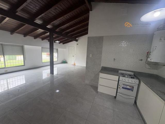 CASA EN ALQUILER ROLDAN