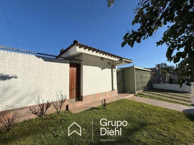 Casa en ALQUILER sobre José Roque Funes al 1500