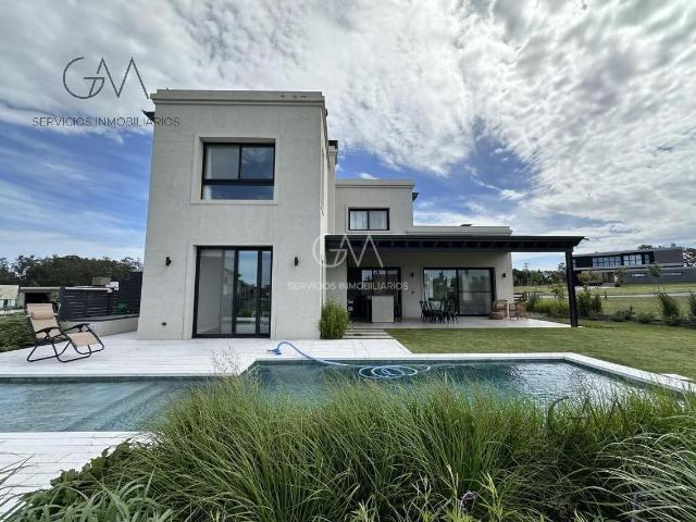 Casa en alquiler temporada Barrio Casonas del Haras ? 270m?
