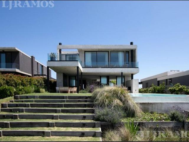 Casa en alquiler temporal en el Barrio Costas, Puertos / Escobar