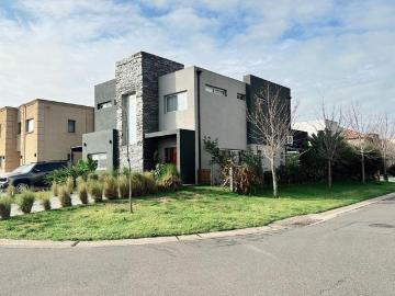 Casa en alquiler Temporal 4 dormitorios en Tipas, Nordelta, Tigre Argentina