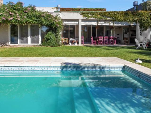 Casa en alquiler temporario en Las Liebres, capacidad 6 personas con pileta