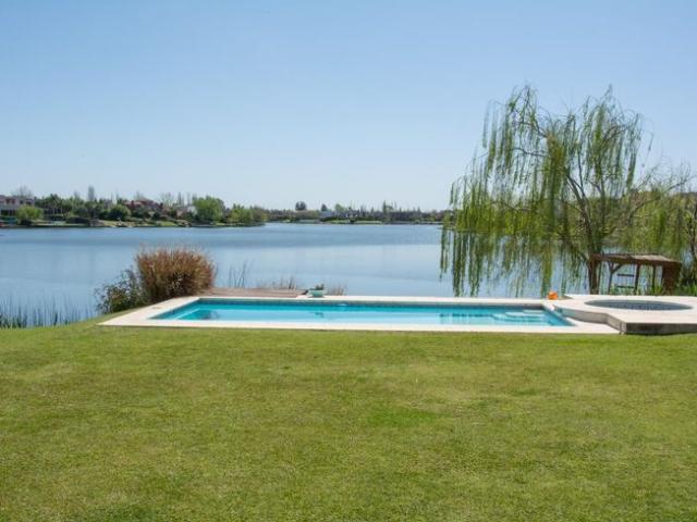 Casa en alquiler verano 2027, 4 dormitorios en Santa Bárbara, a la laguna excelente