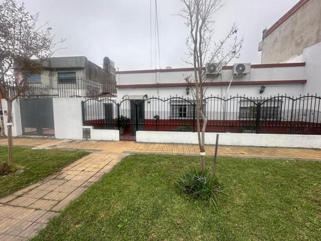 Casa en Alquiler, Villa Dominico