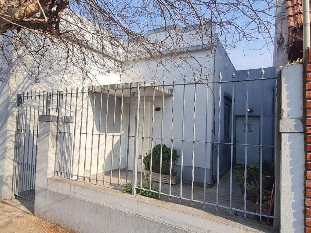 Casa en alquiler Villa Raffo 3 ambientes