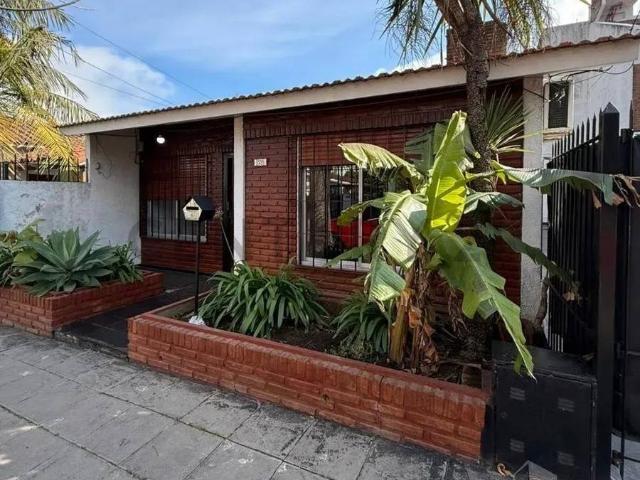 Casa en alquiler 3 ambientes, Quilmes Oeste