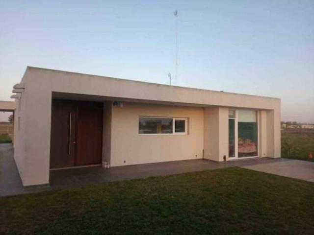 Casa en alquiler 3 Dormitorios 2 BaÃ±os Coronel Brandsen