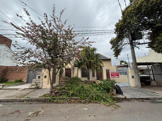 Casa en Alquiler | 3 Dormitorios | Barrio Poeta Lugones | Patio | Terraza | Pileta | Cochera