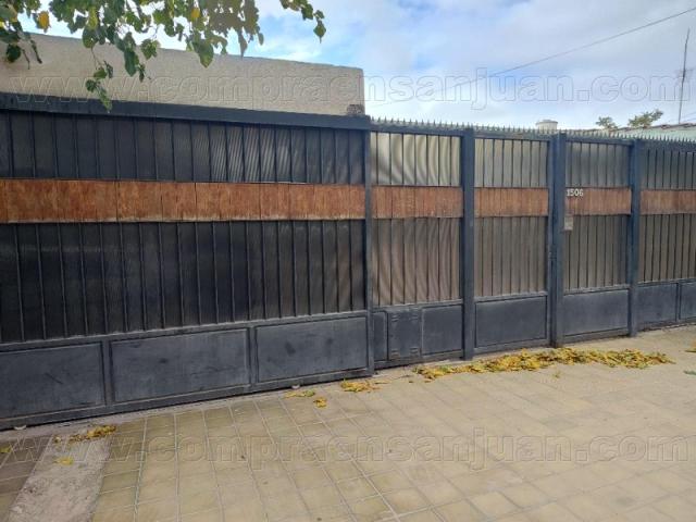 Casa En Alquiler 3 Habitaciones. Rivadavia
