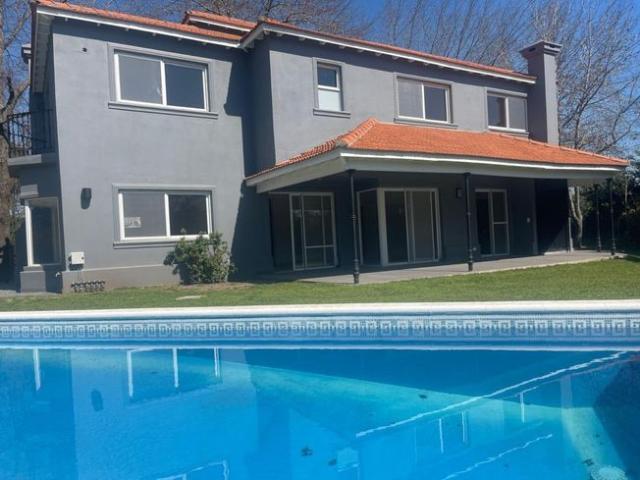 Casa en Alquiler 5 Ambientes en Ayres de Pilar