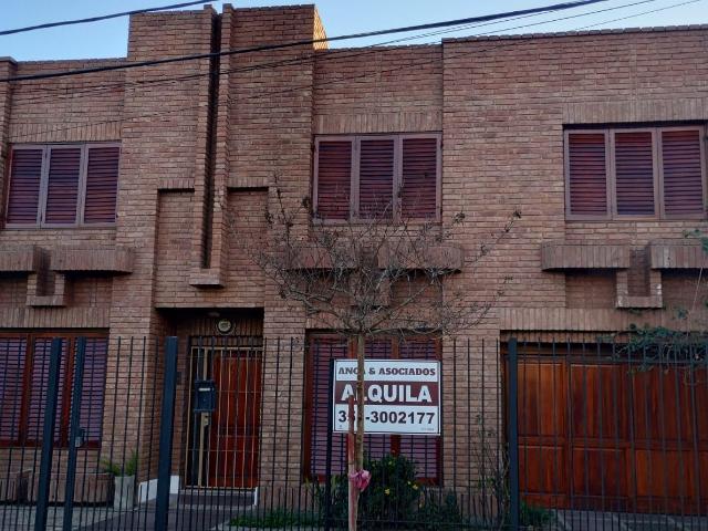 CASA EN ALQUILER 5 DORM 2 BAÑOS BARRIO CERRO CHICO ZONA NORTE