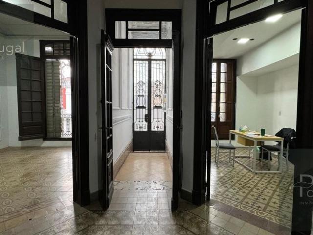 Casa en Alta Córdoba, uso Comercial sobre Jerónimo L. Cabrera
