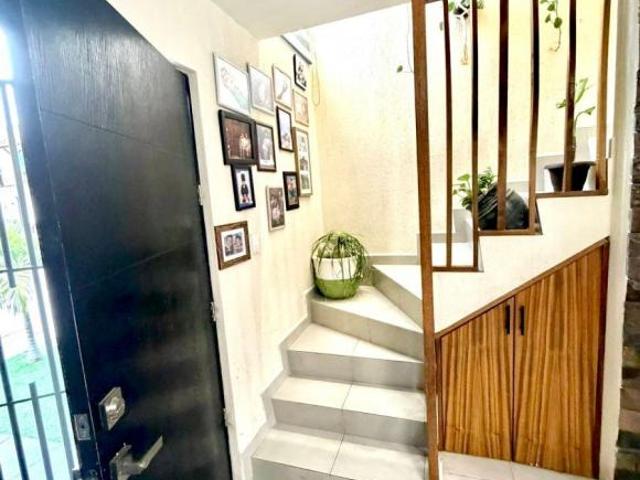 CASA EN ALTA CALIFORNIA, REMODELADA, AMPLIADA Y CON TERRENO EXCEDENTE, 2 HABITACIONES, GRAN JARDIN
