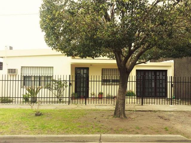 CASA EN AMPLIO TERRENO DE 540M2 en Inmomap