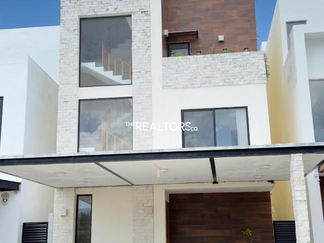 Casa en Aqua Residencial