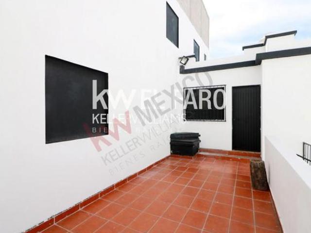 CASA EN AQUILES SERDAN A UNA CUADRA DE LA PLAYA