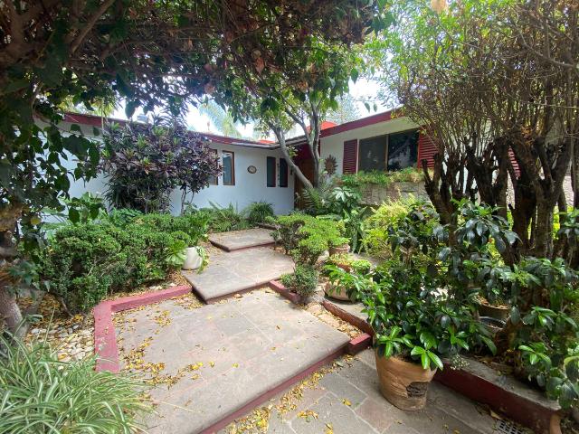 Casa en Arboledas del Parque, Querétaro – Amplia propiedad de una planta