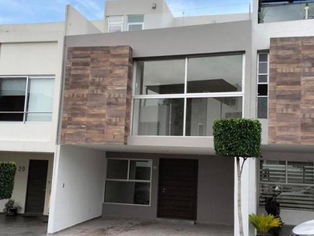 Casa en Arboledas del Pedregal, seguridad y ubicación, Héroes Puebla, Periférico sur y 14 sur