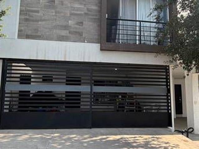 Casa en Arezzo Residencial, Cerrada Vernazza, Prolongacion Ruiz Cortinez, García, Nuevo León, México