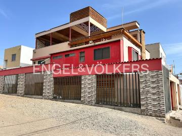 Casa en venta en Región de Arica y Parinacota - Estacionamiento