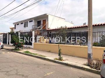 Casa en venta en Villa Albergue - Estacionamiento