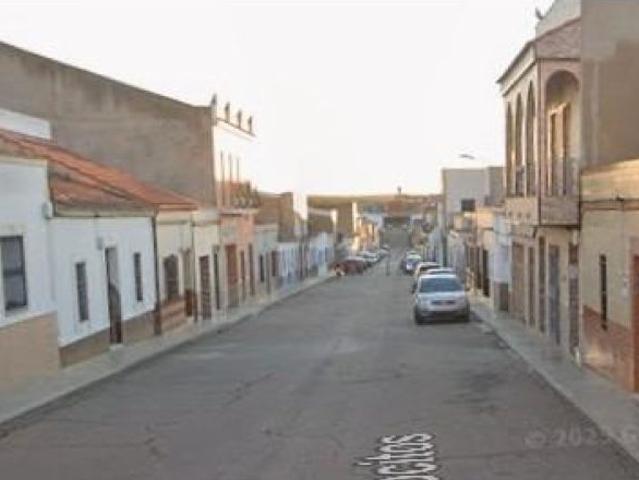 CASA EN ARROYO DE SAN SERVAN