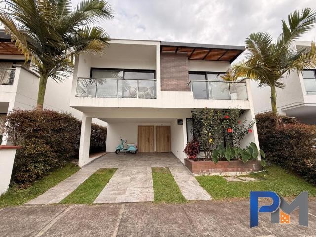 Casa en Arriendo Macedonia mall El Retiro