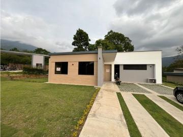 Casa en arriendo Mesa De Los Santos, Los Llanitos, Piedecuesta, Santander, Col