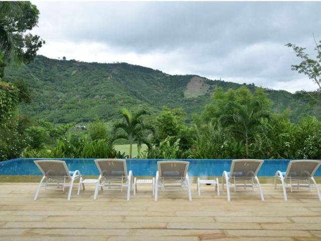 Casa en arriendo Mesa De Yeguas, Anapoima, Cundinamarca, Col