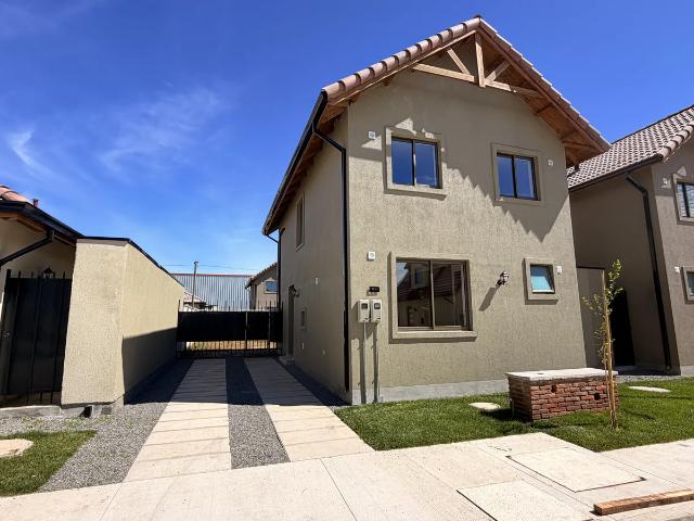 Casa En Arriendo, modelo Viena Condominio Hacienda Esmeralda, Talca