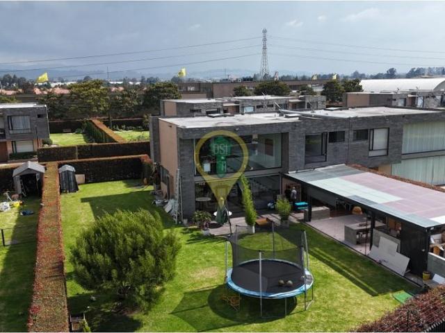CASA EN ARRIENDO O VENTA COTA CONJUNTO CLUB HOUSE SERRATO
