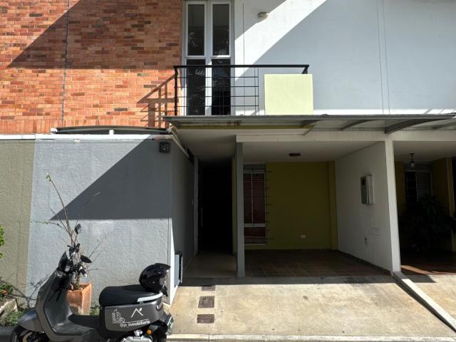Casa en arriendo o venta, Cr. valmonti