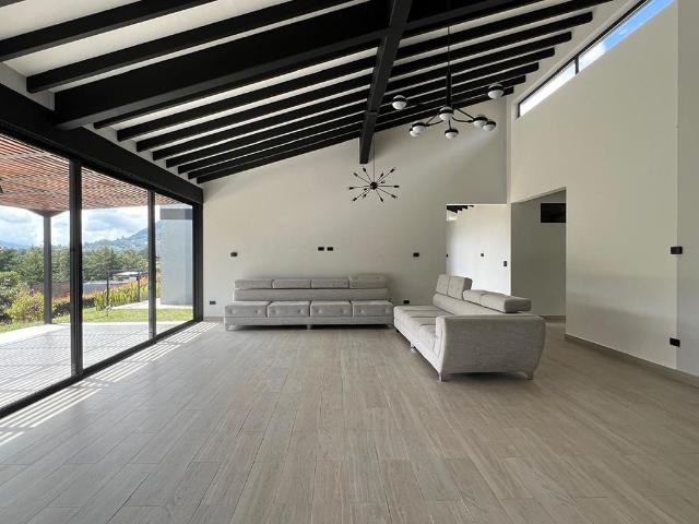 Casa en arriendo o venta, Barrio ospina