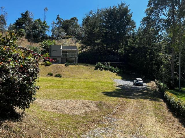 Casa en arriendo o venta, Ojo de agua