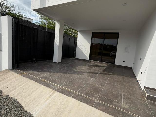Casa en arriendo o venta, Ortiz