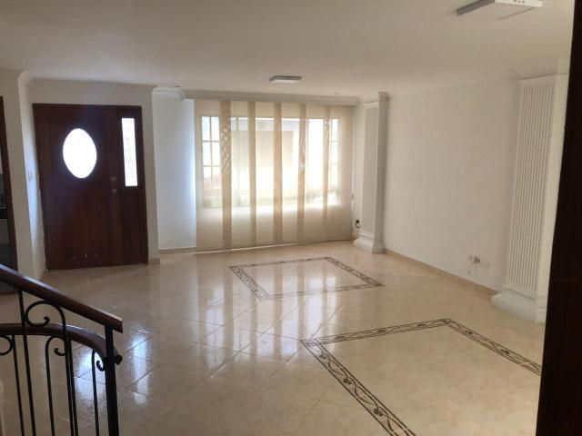 Casa en arriendo o venta, Pinares de san martin
