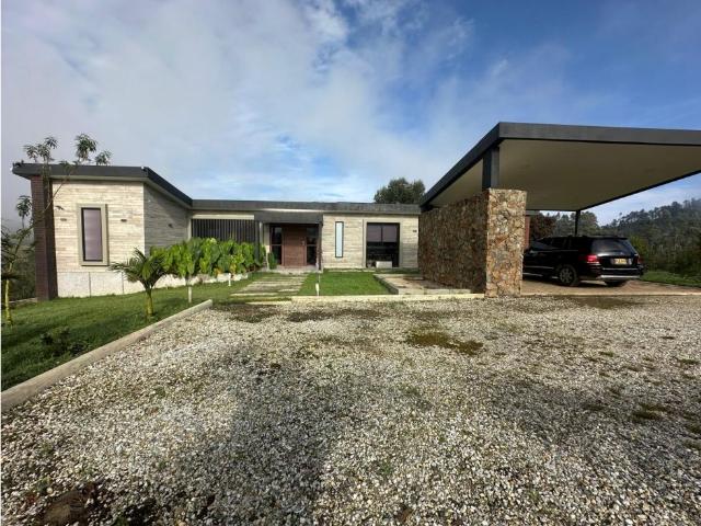 Casa en arriendo o venta, Vereda el portento