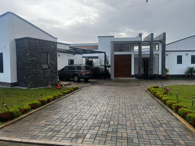 Casa en arriendo o venta, Vía el carmen