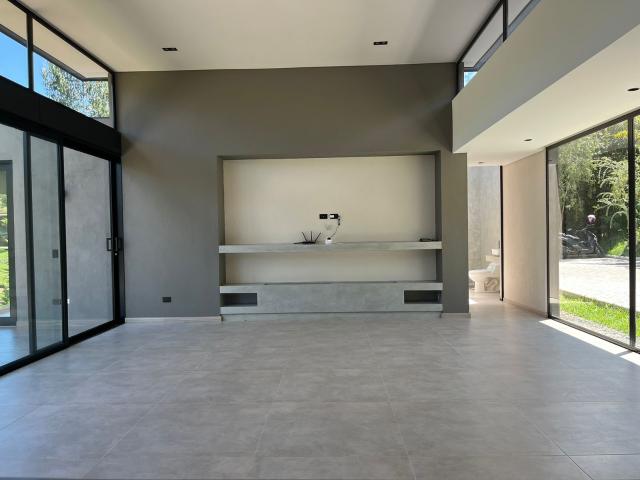 Casa en arriendo o venta, Villa elena
