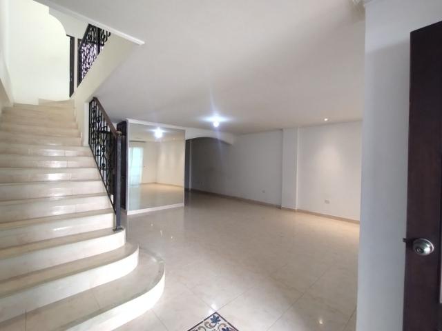 Casa en arriendo o venta, Villa santos