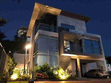 Casa en arriendo Altos De La Carolina, Carrera 20 Sur, Ibagué, Tolima, Colombia