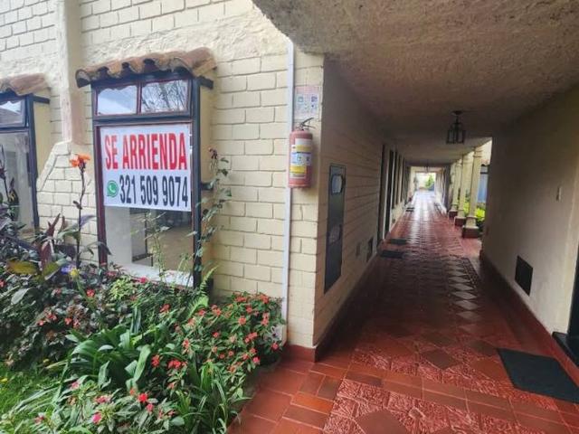 Casa en arriendo Banco Caja Social, C.c. Los Aleros De La Sabana, Avenida Pradilla, Chía, Cundinamarca, Colombia