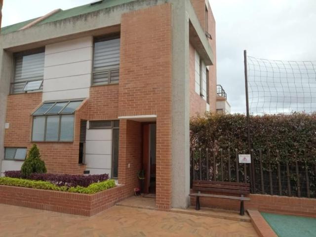 Casa en arriendo, Bosque de pinos