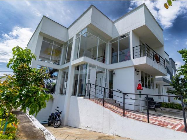 Casa en arriendo Calle 16, Galeria Central, Pereira, Risaralda, Col