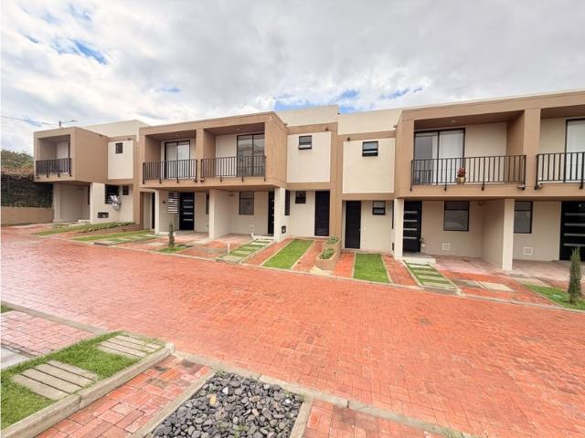 Casa en arriendo Calle 11 1 2 20, Pueblo Viejo, Cota, Cundinamarca, Col