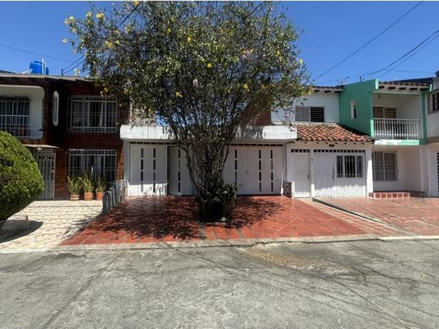 Casa en arriendo Calle 40b, San Carlos, Tuluá, Centro, Valle Del Cauca, Rap Pacífico, 763021, Colombia