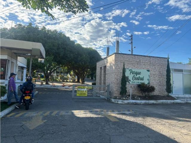 Casa en arriendo Calle 42, Parque Central, Comuna 4, Girardot Ciudad, Girardot, Alto Magdalena, Cundinamarca, Rap especial Central, 252431, Colombia