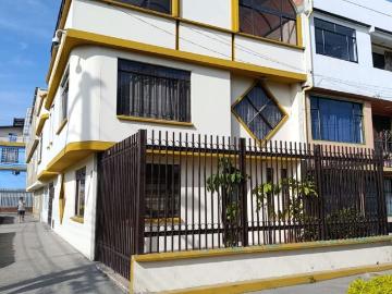 Casa en arriendo Cancha Barrio La Magnolia, Carrera 4, Madrid, Cundinamarca, Colombia
