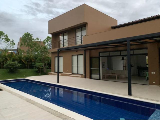 Casa en arriendo, Casa blanca