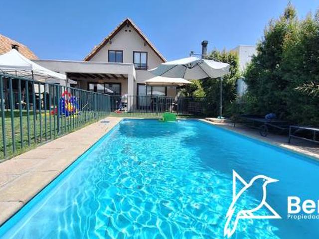 Casa en arriendo Chicureo Santa Elena de Chicureo